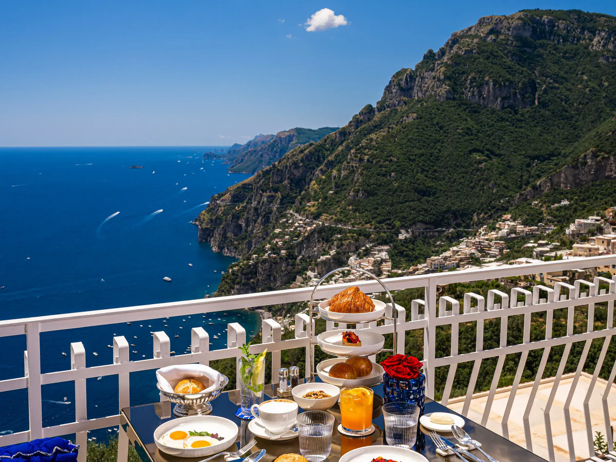Breakfast on the terrace, facing the sea